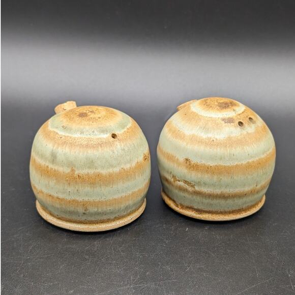 Studio Pottery Signed MMP Salt and Pepper Shakers Round Hand Thrown Green Brown - Picture 1 of 9